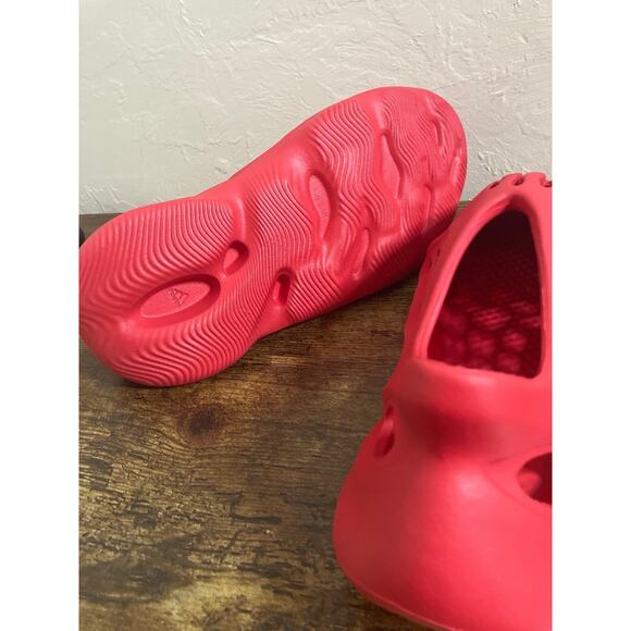 Men’s Size 6 Yeezy Foam Runner Vermillion RNNR Foamrunner - Picture 5 of 6